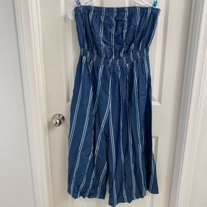 Strapless jumper for woman